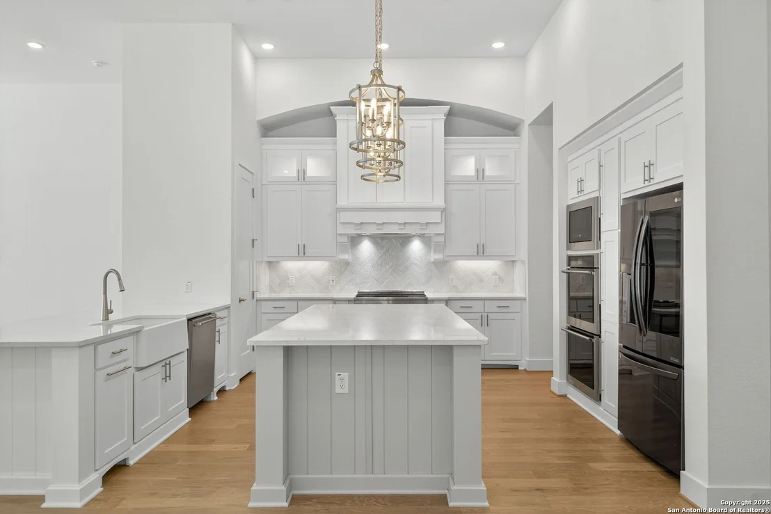 Photo of 8608 Shady Gate