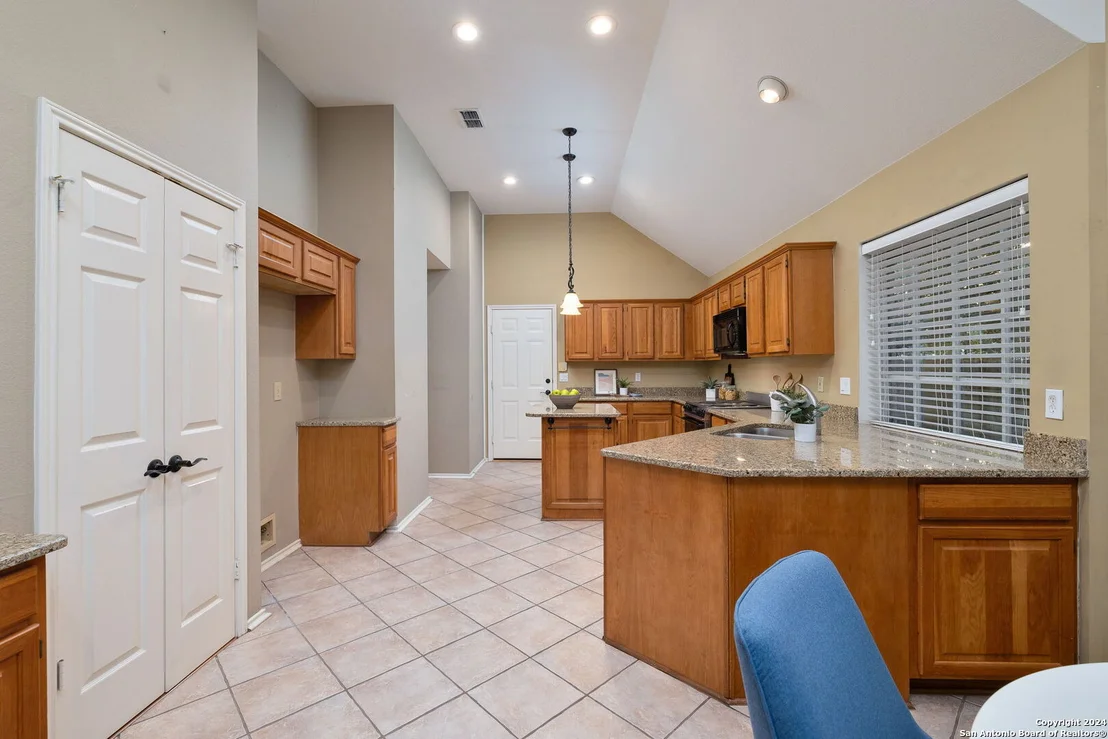 Photo of 2443 OAKLINE DR