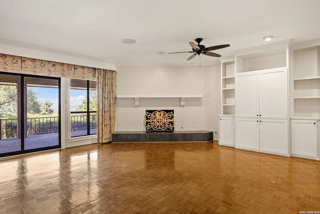 Photo of 304 Spring Mill Dr
