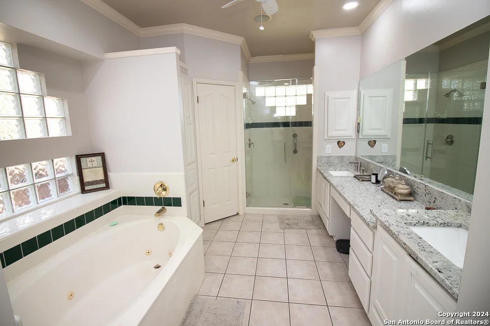 Photo of 8526 FAIRWAY TRACE DR