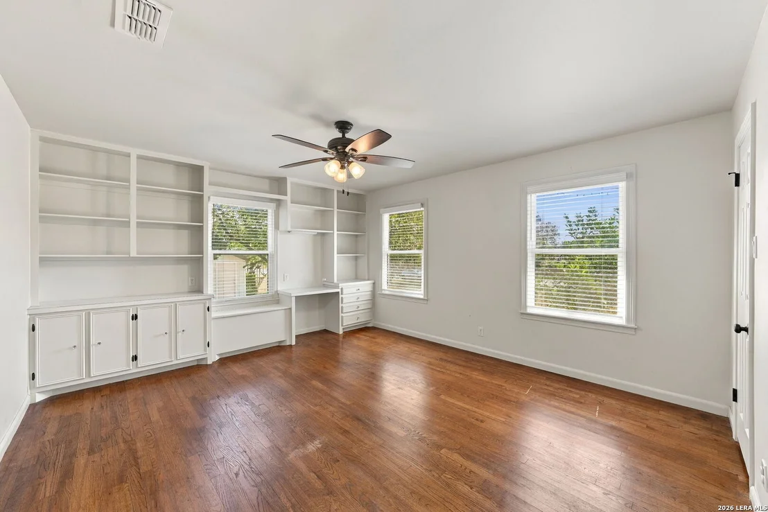 Photo of 1106 W MAIN ST