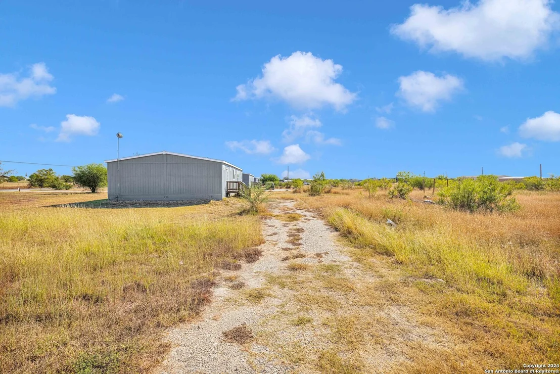 Photo of 176 COUNTY ROAD 4631