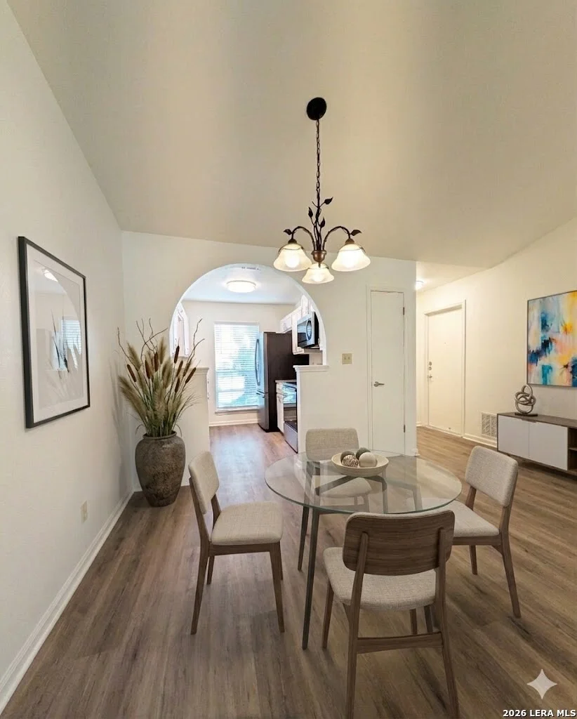 Photo of 4414 Knollmanor