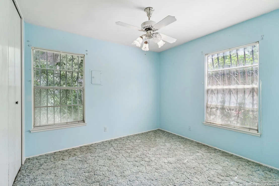 Photo of 5547 Middlefield Dr