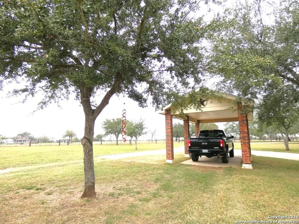 Photo of 283 Live Oak Rd