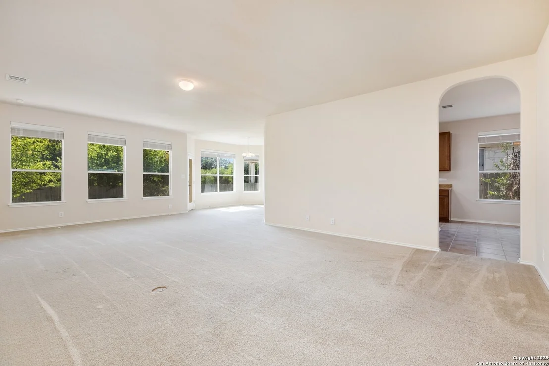 Photo of 14204 Auberry