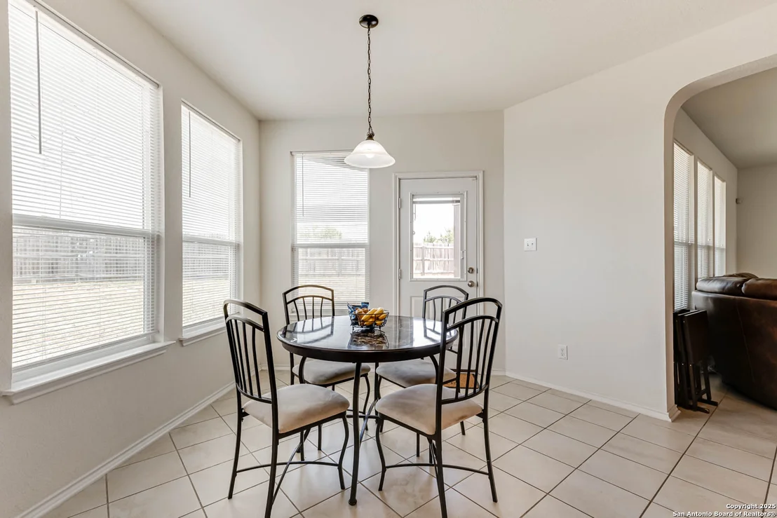 Photo of 524 LANDMARK OAK