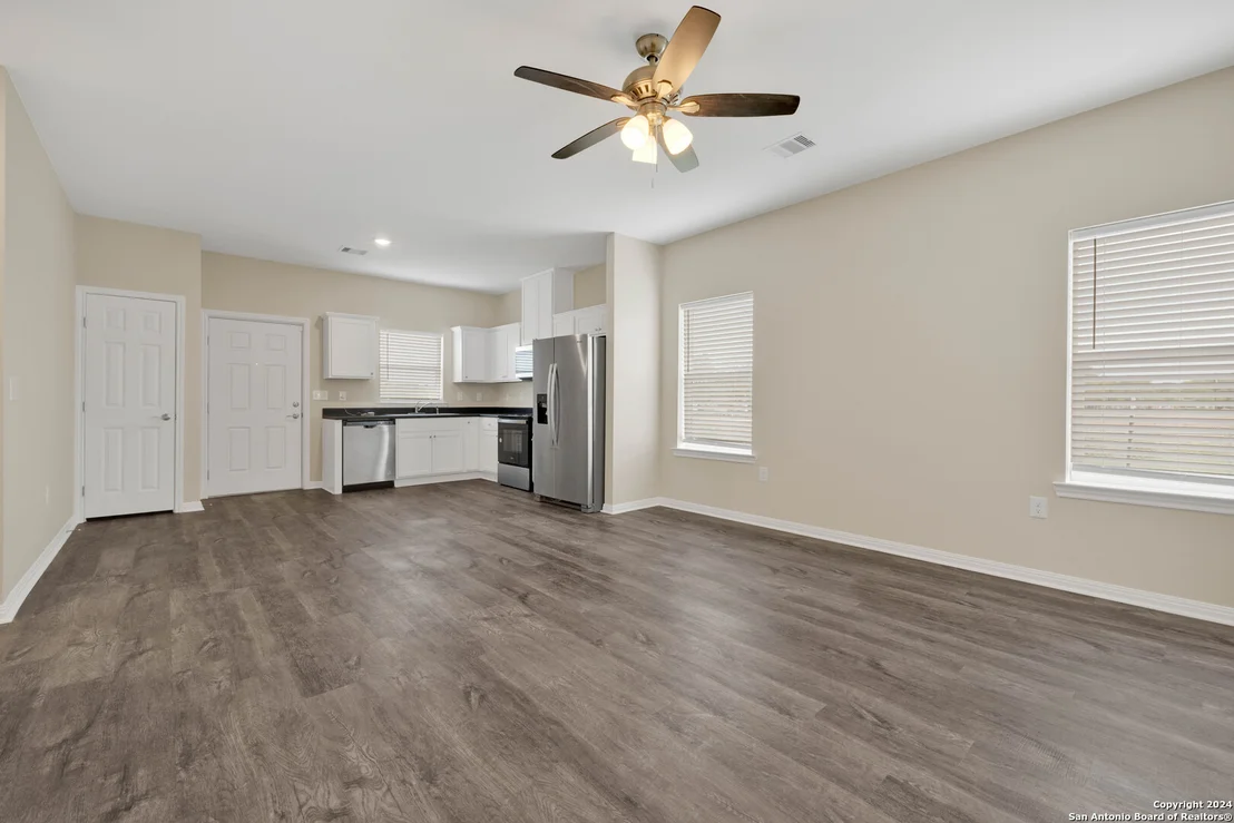 Photo of 519 PRECIOUS DR