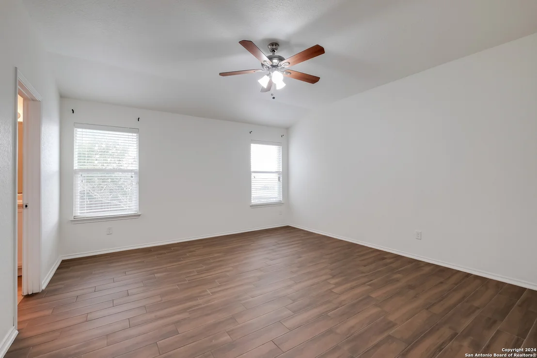 Photo of 2222 YORK BND
