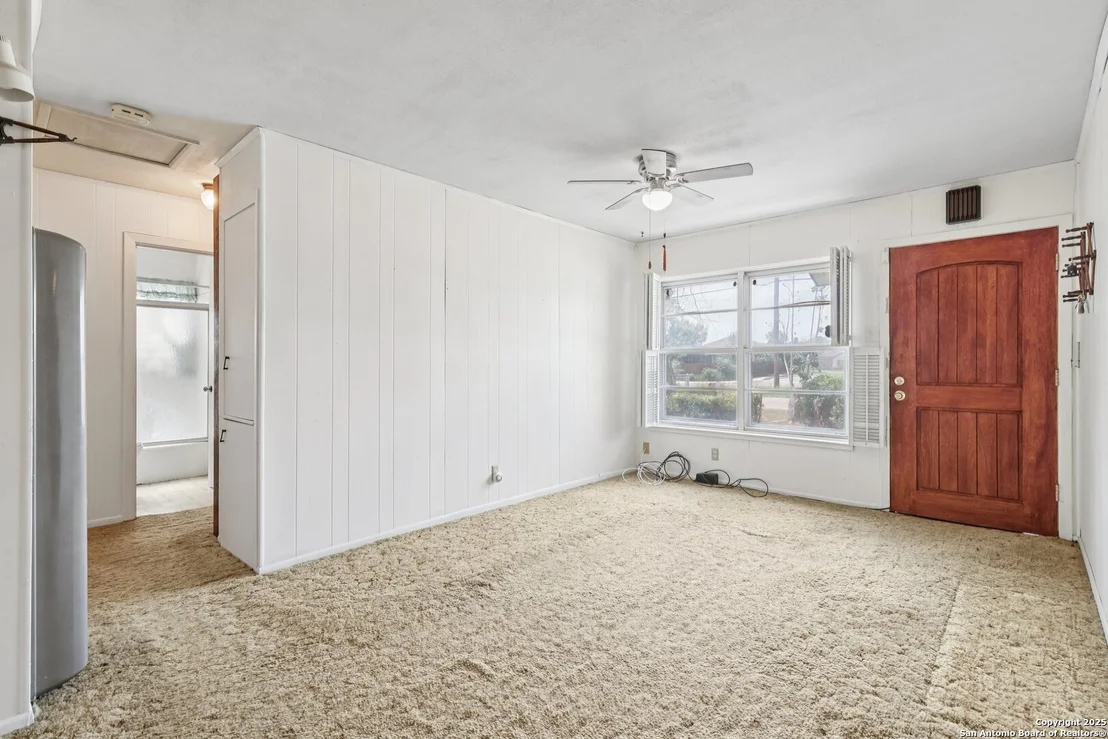 Photo of 5547 Middlefield Dr