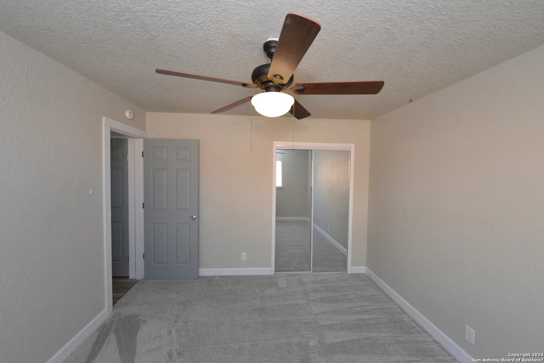 Photo of 4427 GREYSTONE DR