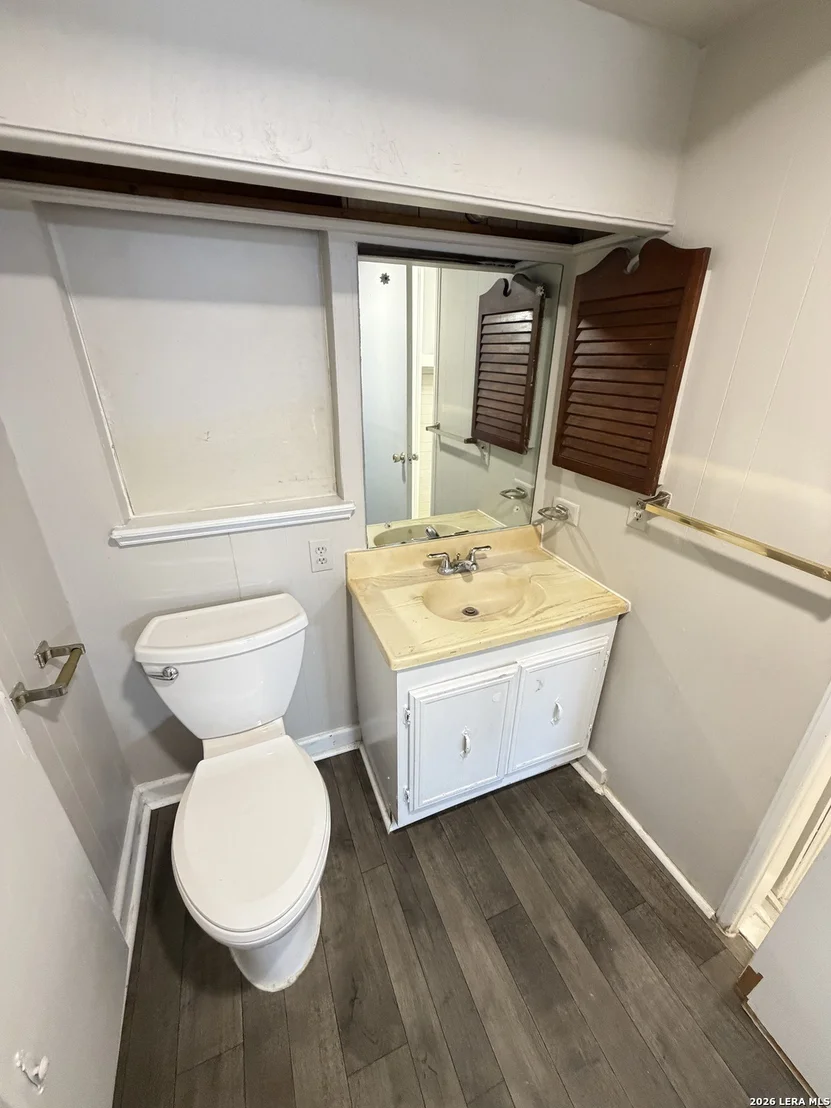 Photo of 662 Brunswick Blvd