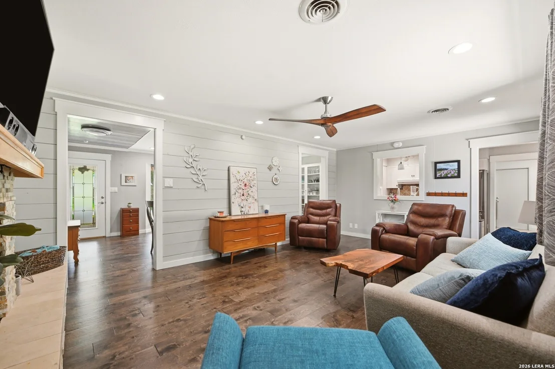 Photo of 429 DRIFTWIND DR