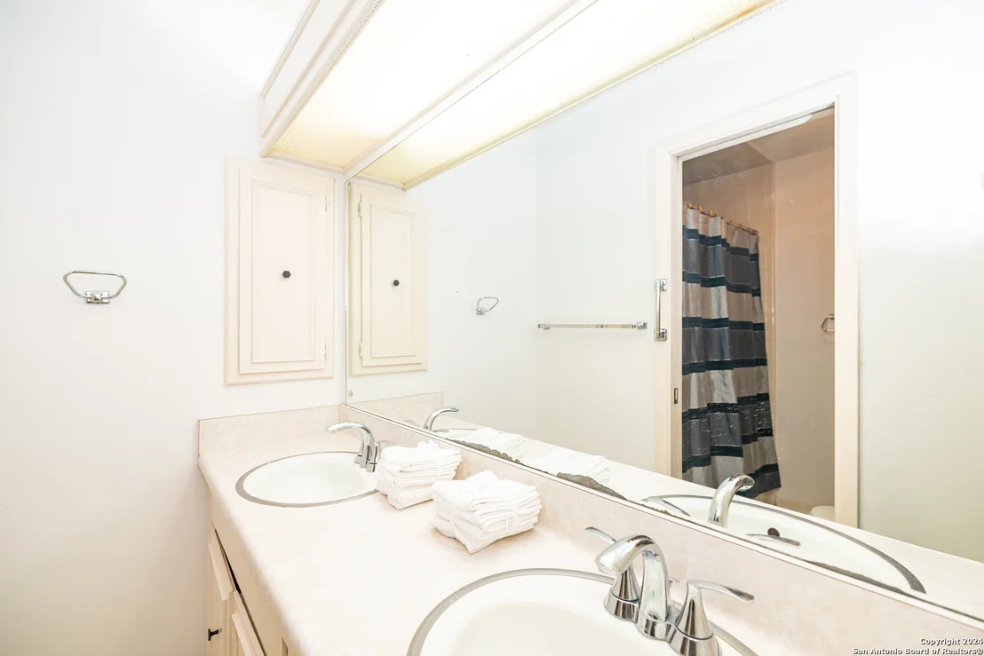 Photo of 6018 GRAND Point
