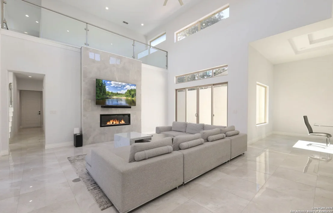Photo of 28 BURNHAM GLN