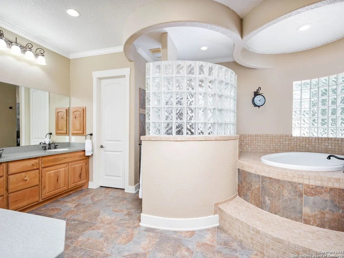 Photo of 676 Long Meadows