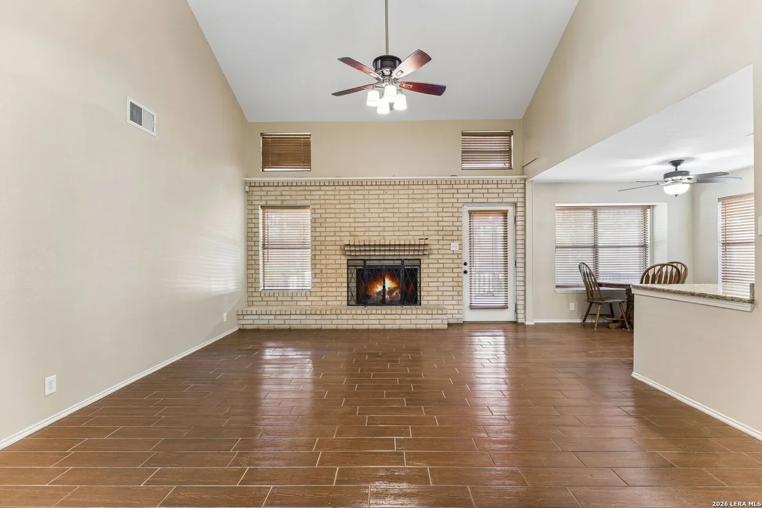 Photo of 2127 Oak Bnd