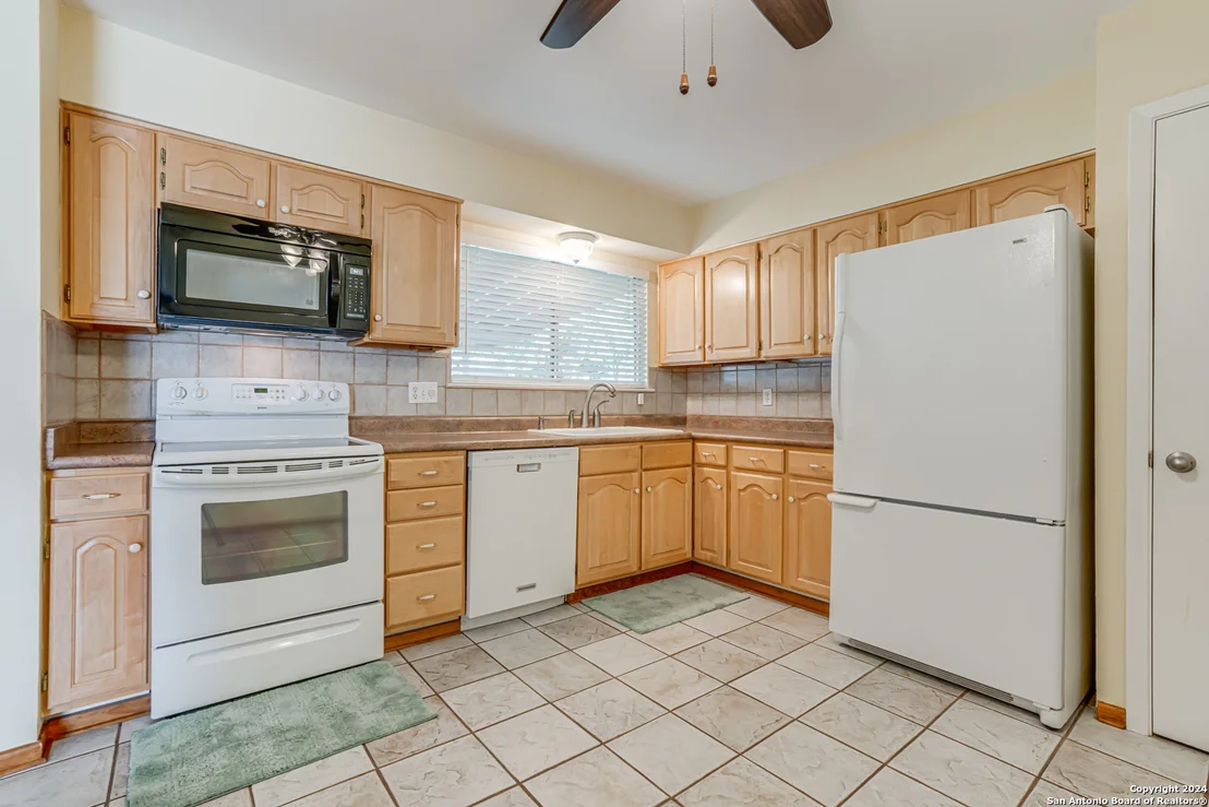 Photo of 7207 CASTLE GATE