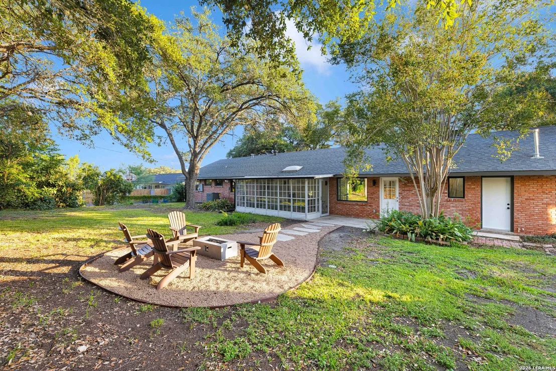 Photo of 127 Highview Dr
