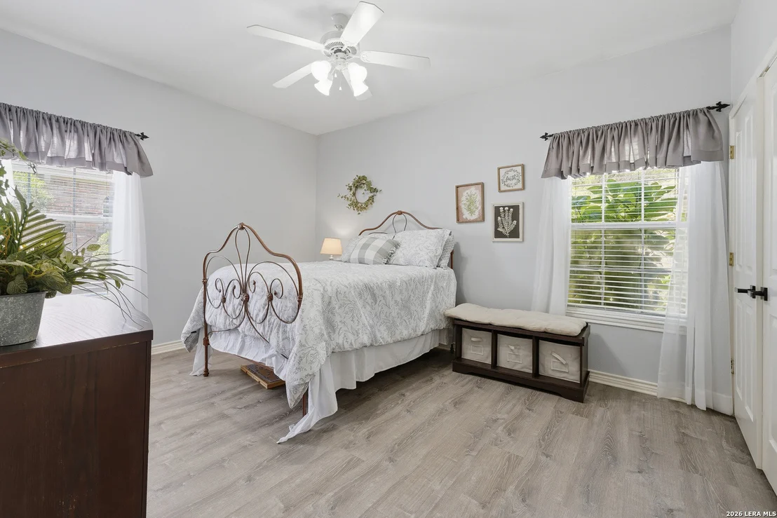 Photo of 1832 Mountain Laurel