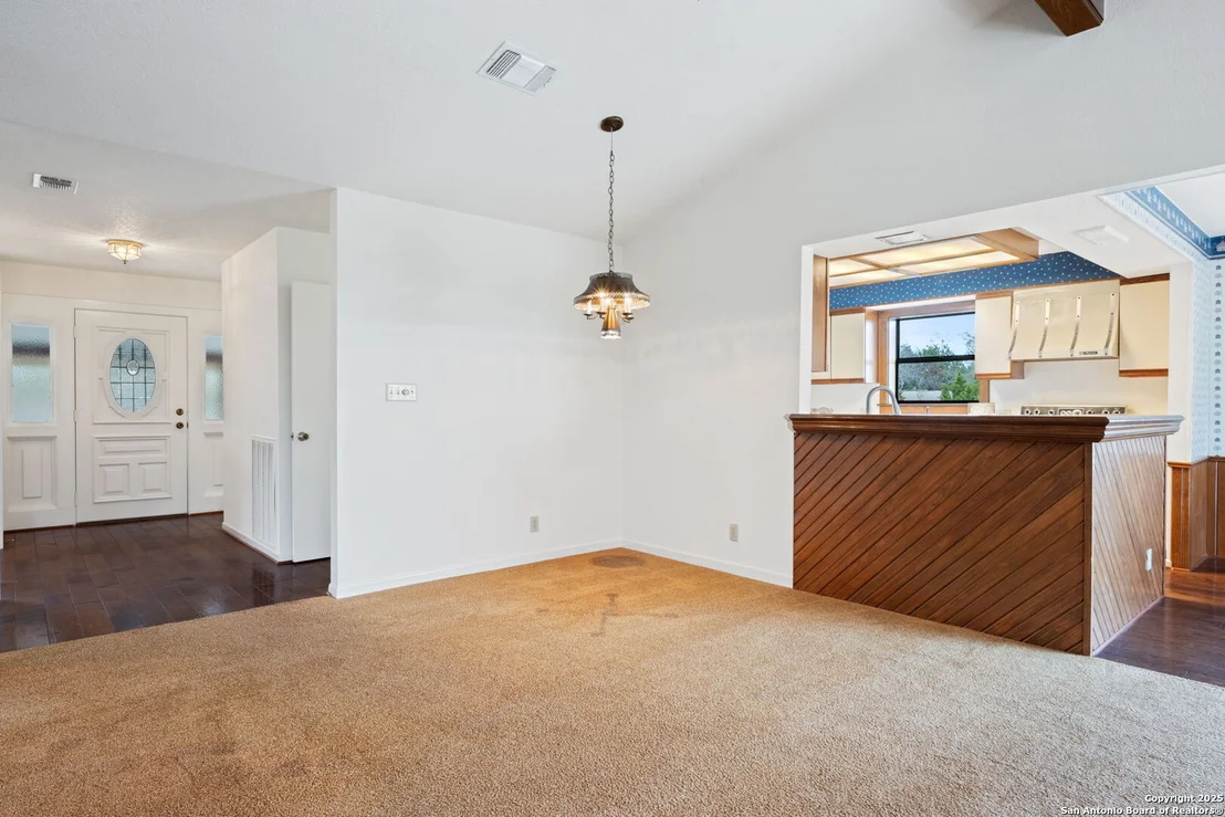 Photo of 404 Lake Side Circle