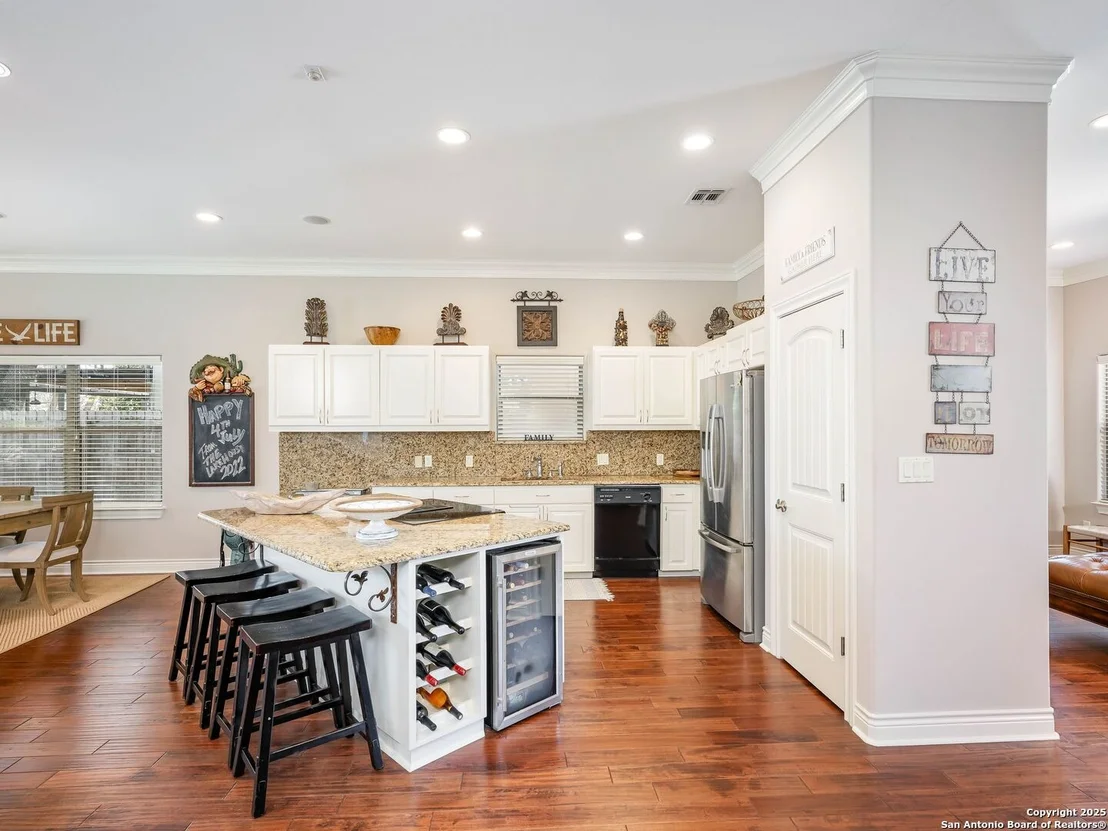 Photo of 705 RIDGEROAD DR