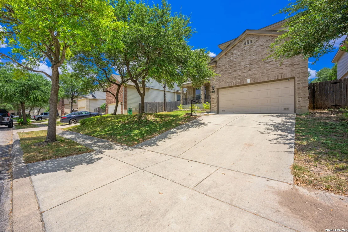 Photo of 17210 Darien Wing