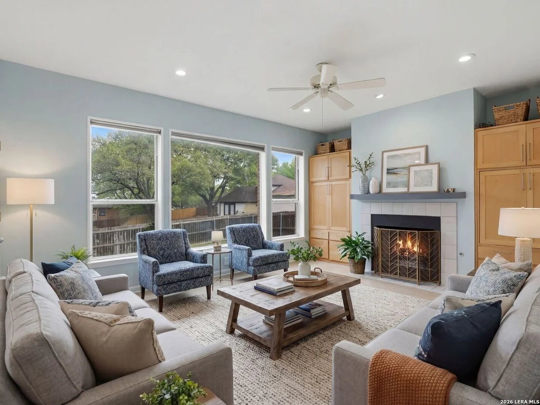 Photo of 968 Queens Dr.