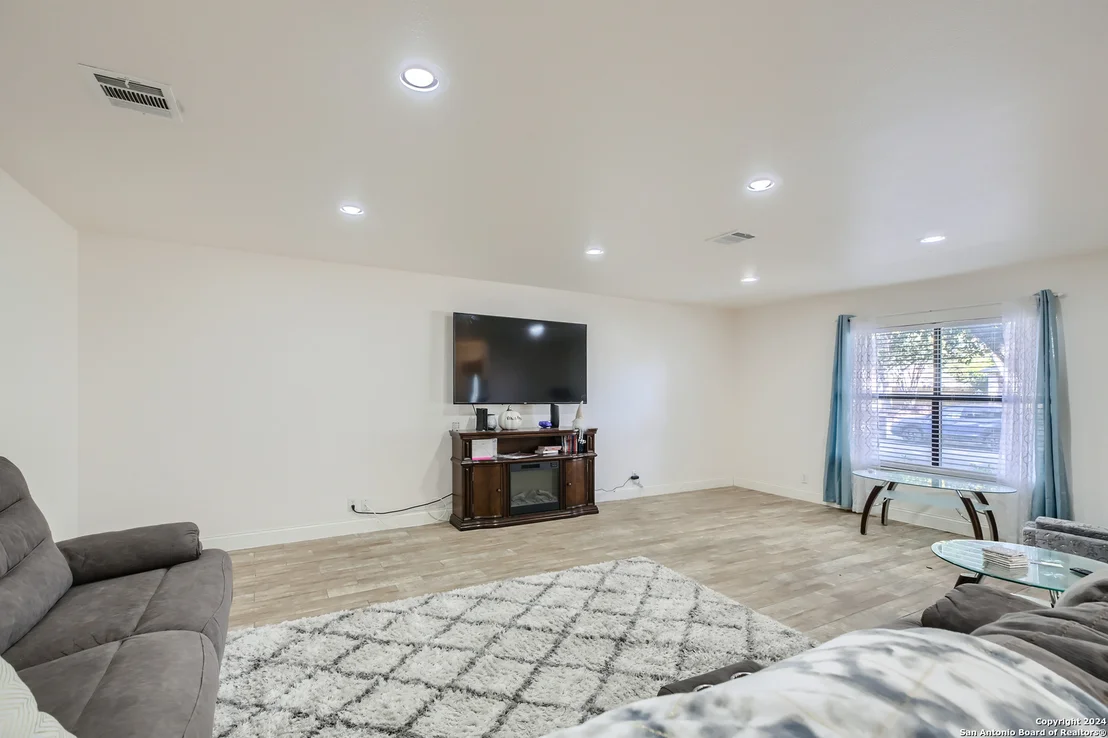 Photo of 9046 MANSFIELD