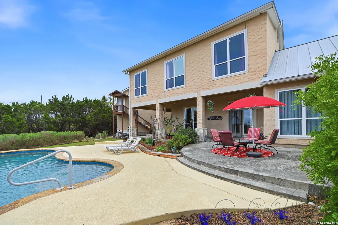 Photo of 752 Taylor Pt