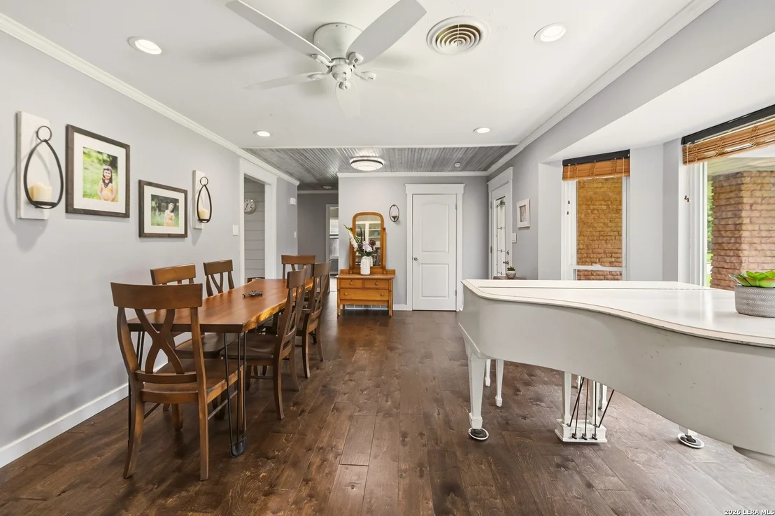 Photo of 429 DRIFTWIND DR