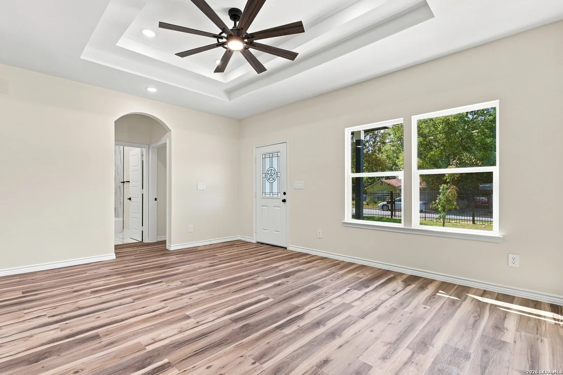 Photo of 1123 VICKERS AVE