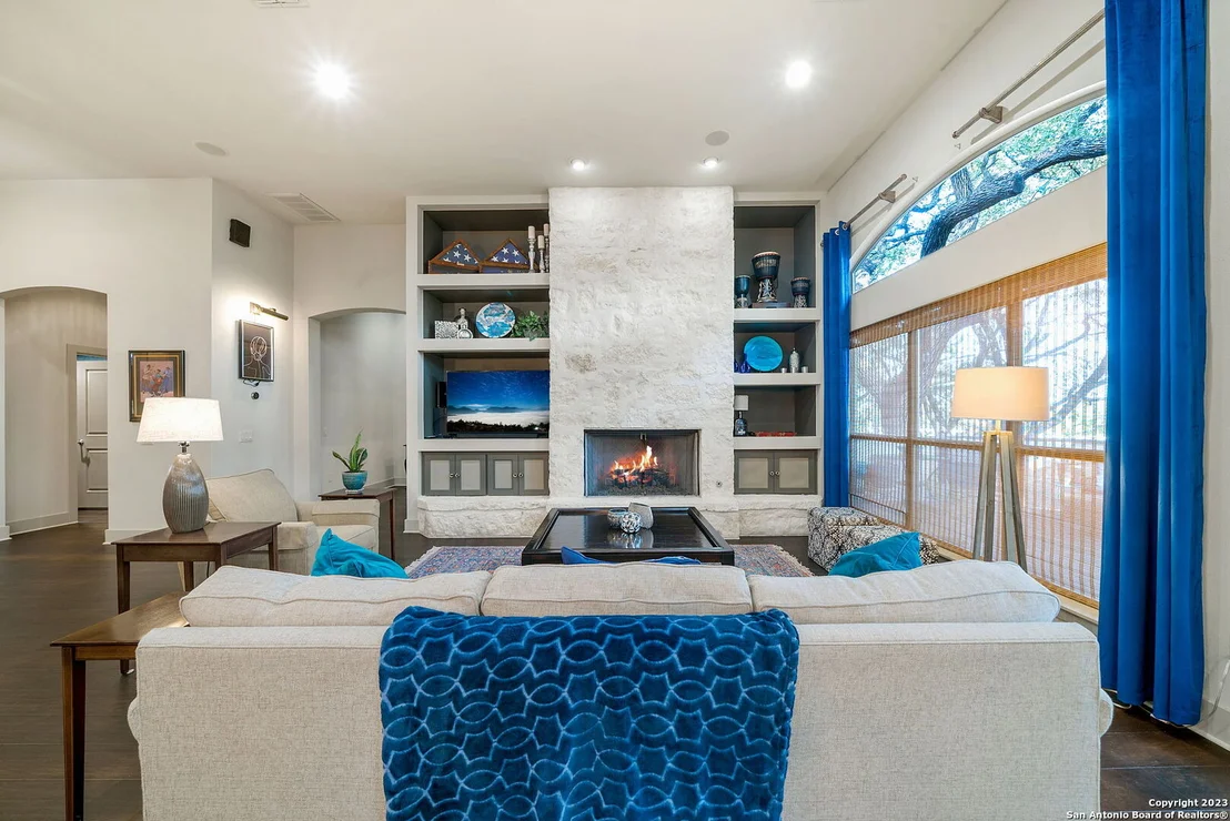 Photo of 8 Benchwood Cir
