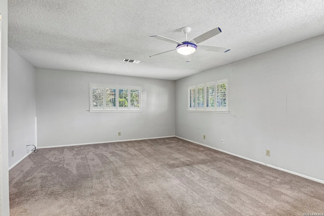 Photo of 8714 MIDCROWN DR