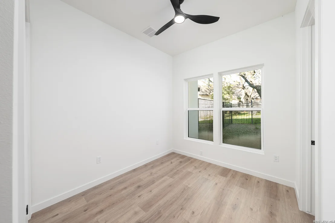 Photo of 707 Lone Cir