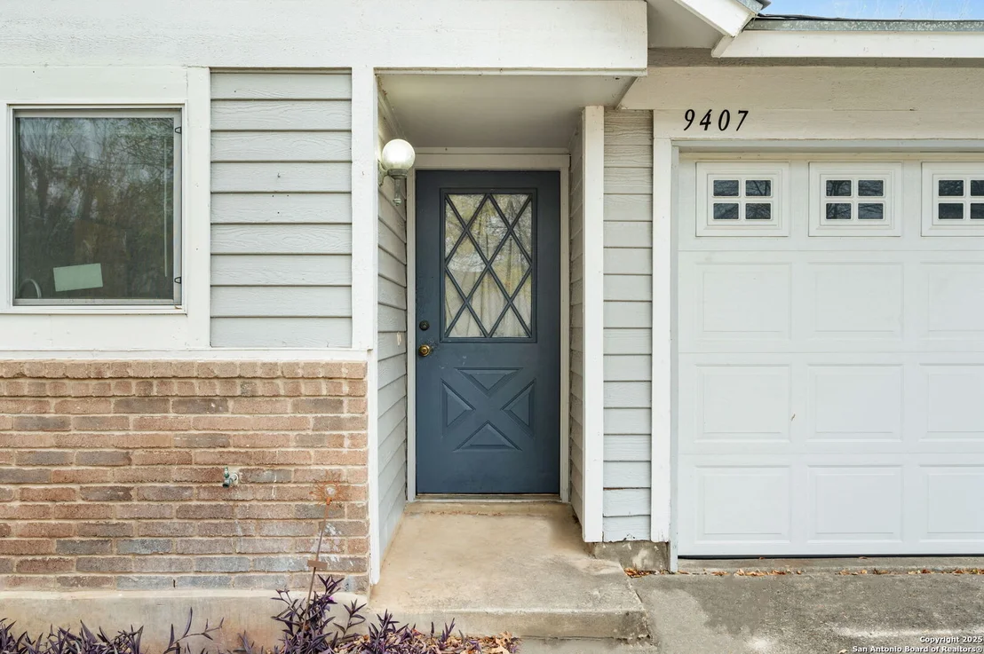 Photo of 9407 VALLEY MOSS
