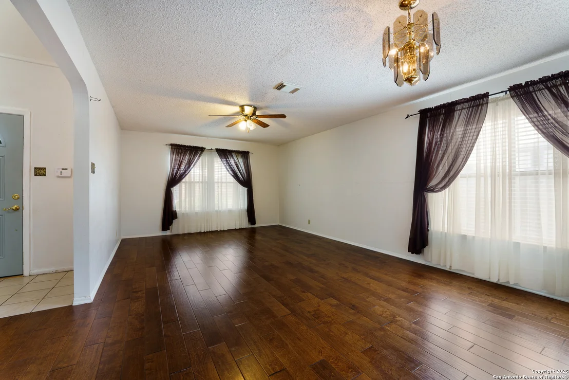 Photo of 6635 Meadow Dawn