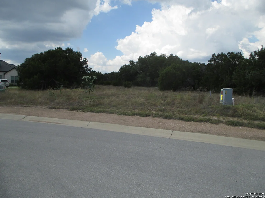 Photo of LOT 18 LEDGESTONE PL
