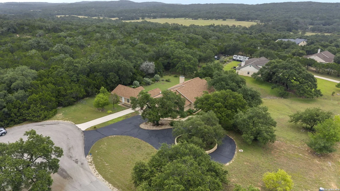 Photo of 128 Comal Oak