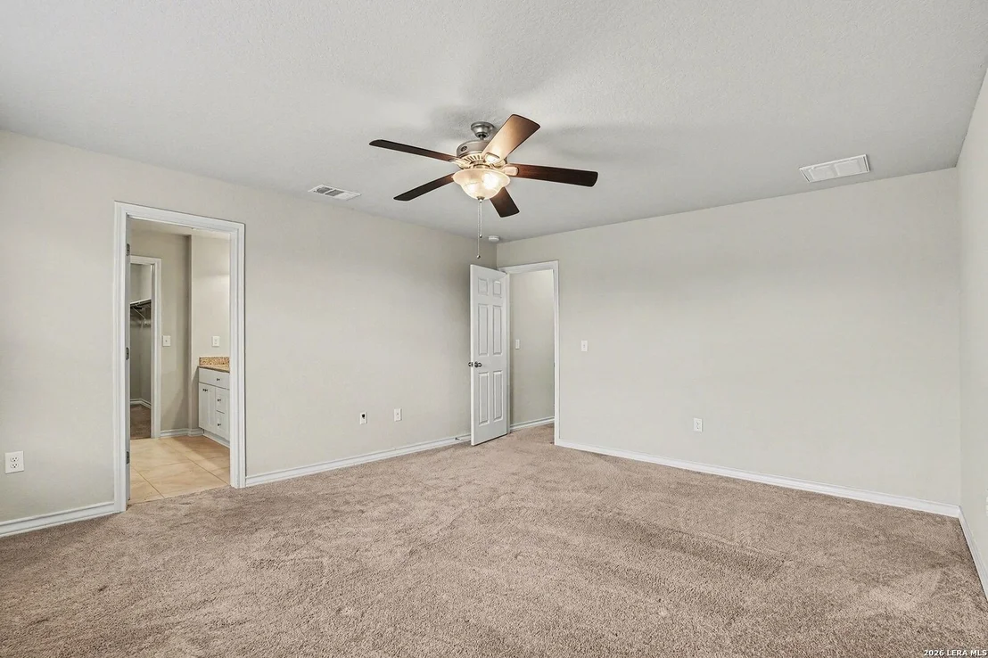 Photo of 8807 White Crown