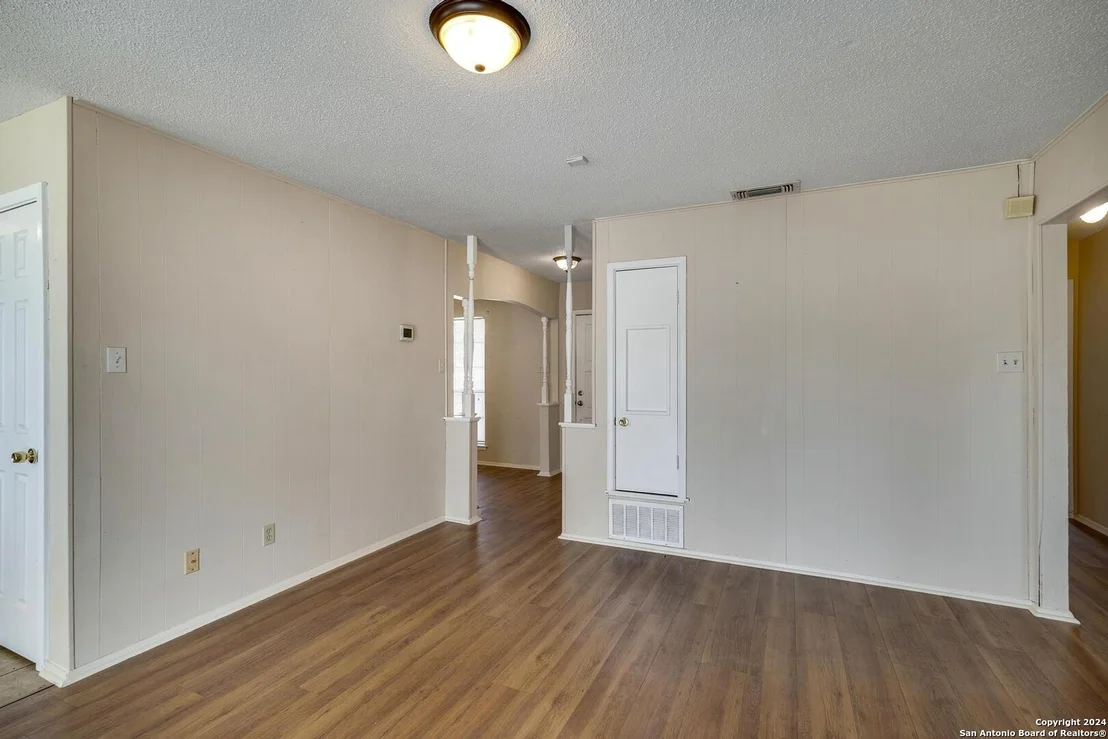 Photo of 5918 BENNINGTON DR