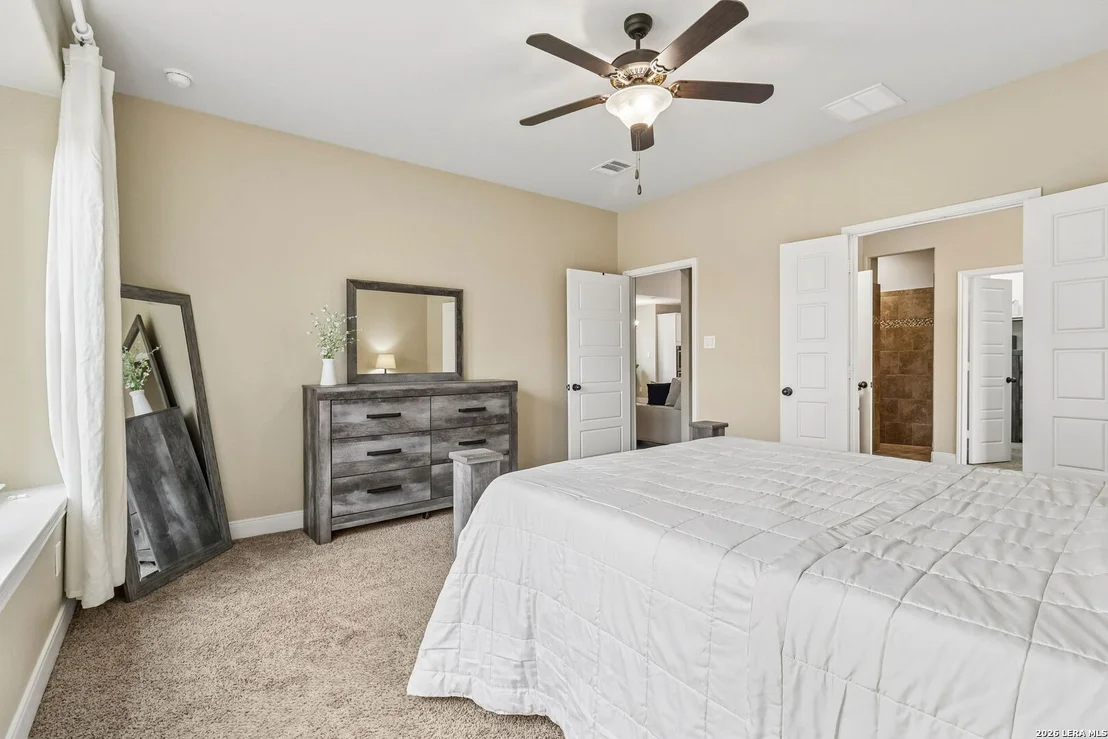 Photo of 527 PECAN FRST