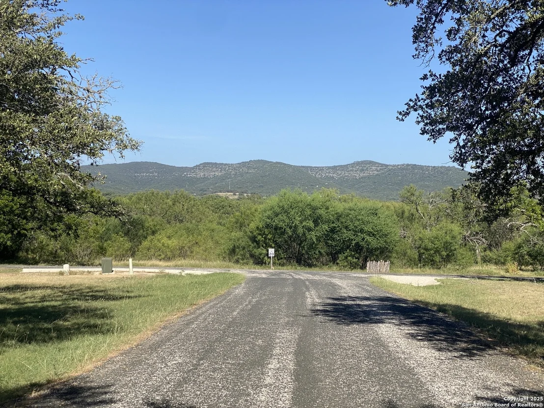 Photo of 935 Ridge Loop