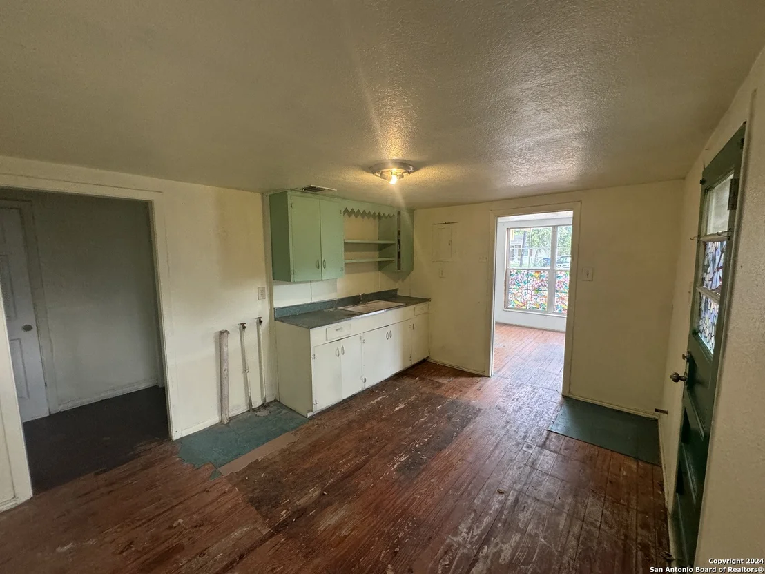 Photo of 527 sharmain PL