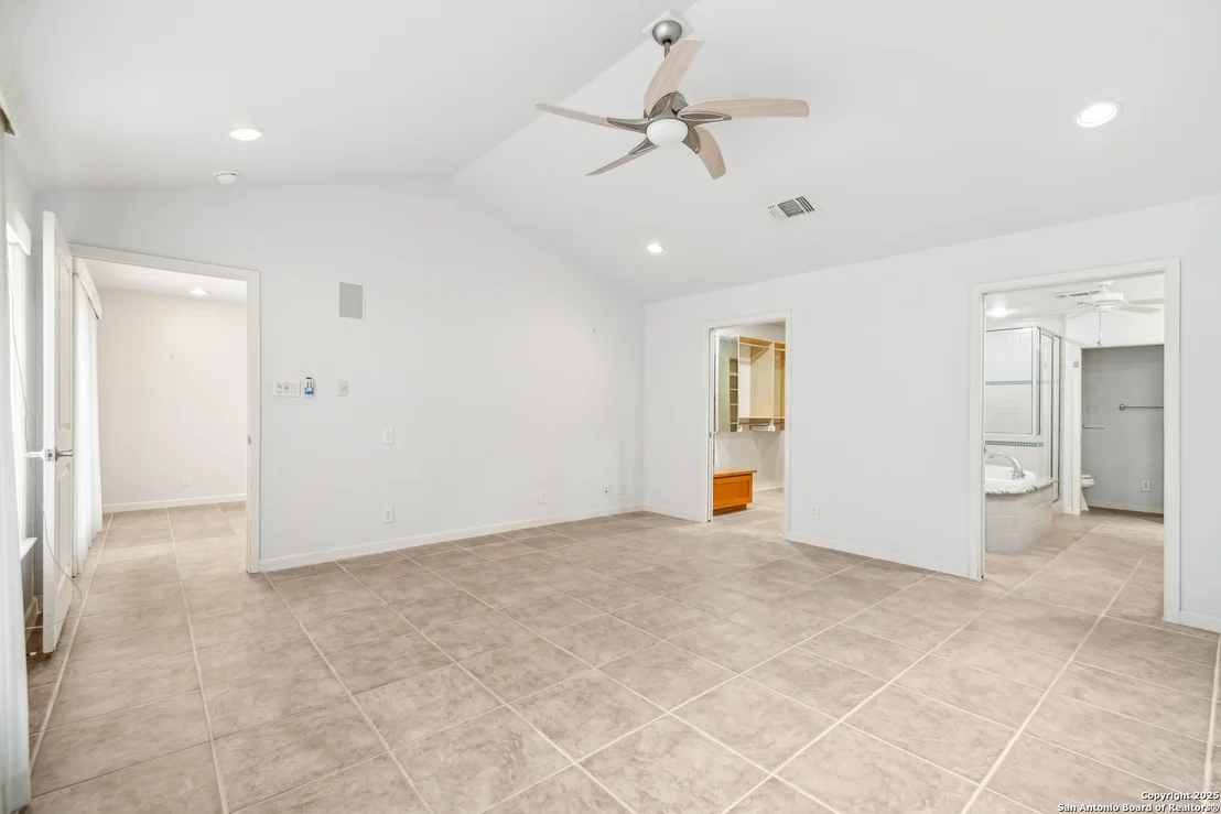 Photo of 122 Long Bow Rd.
