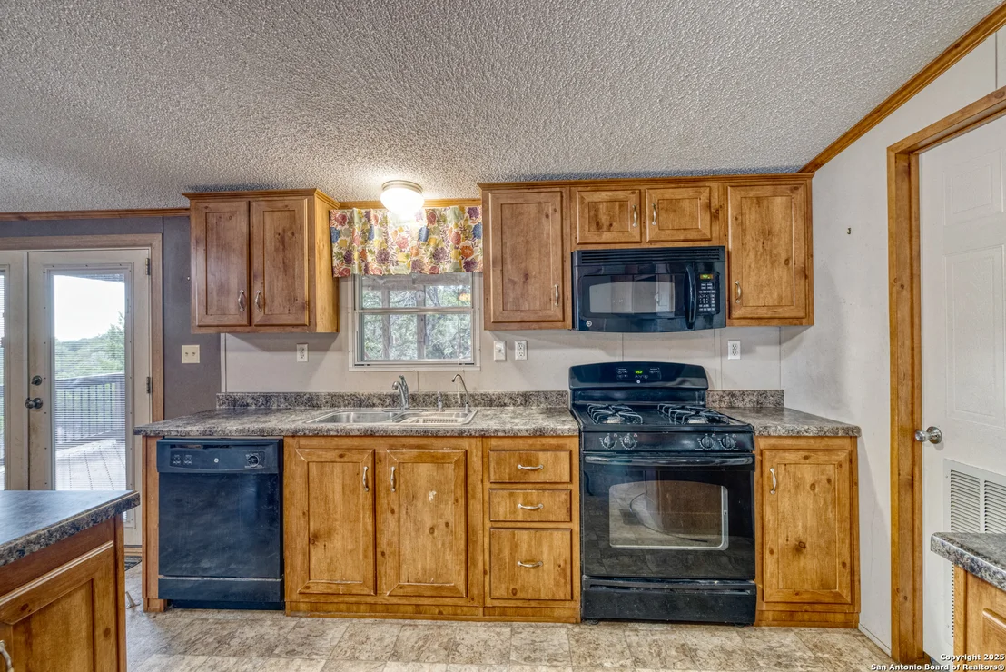 Photo of 632 Ledge Rock