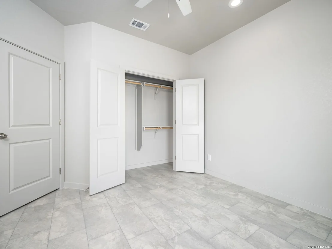 Photo of 14657 Main St