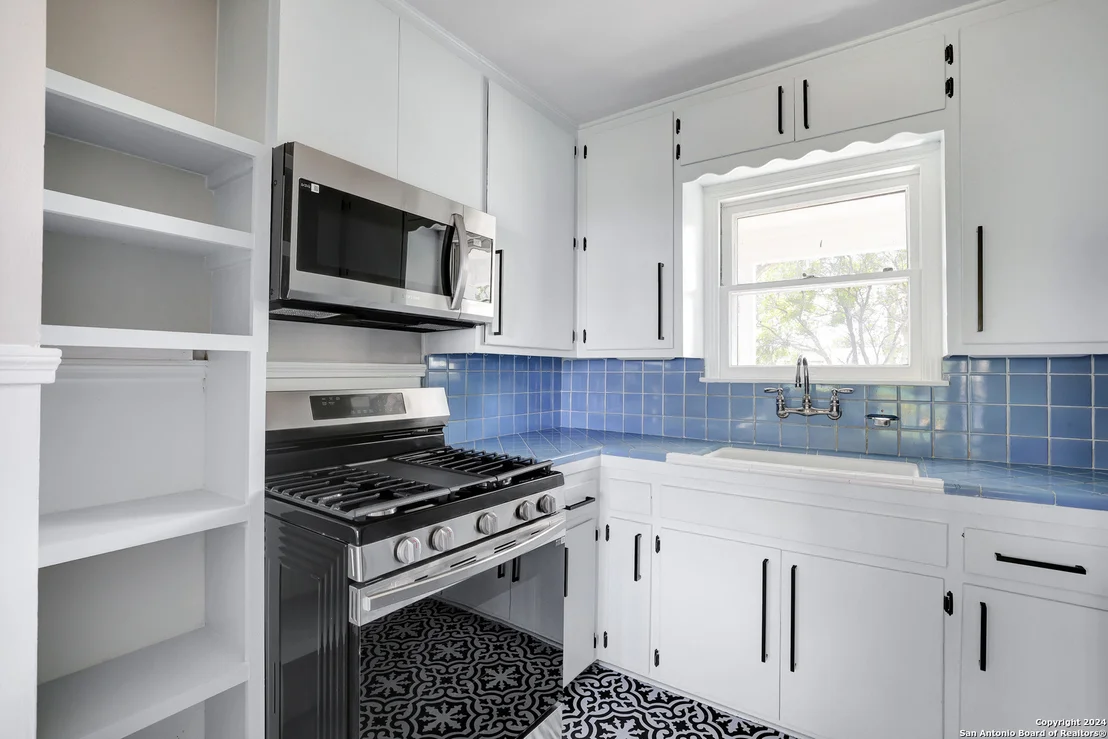 Photo of 327 SUMNER DR