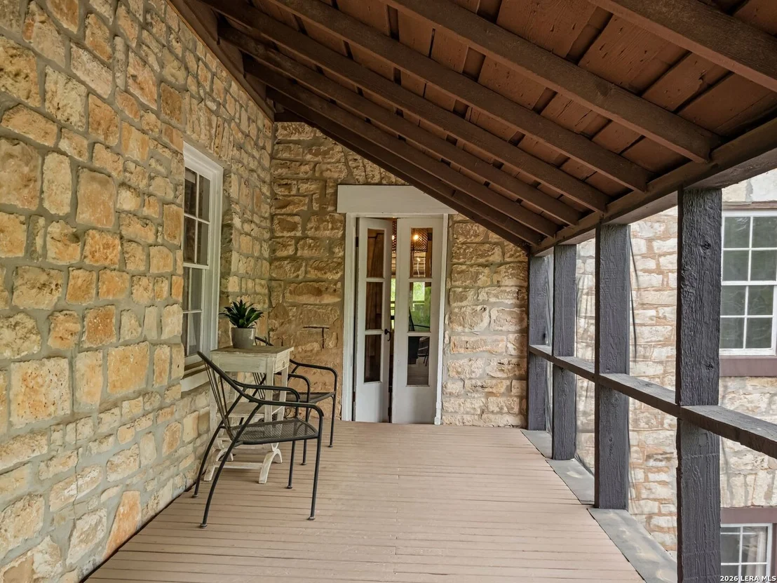 Photo of 426 RANCH ROAD 962 E