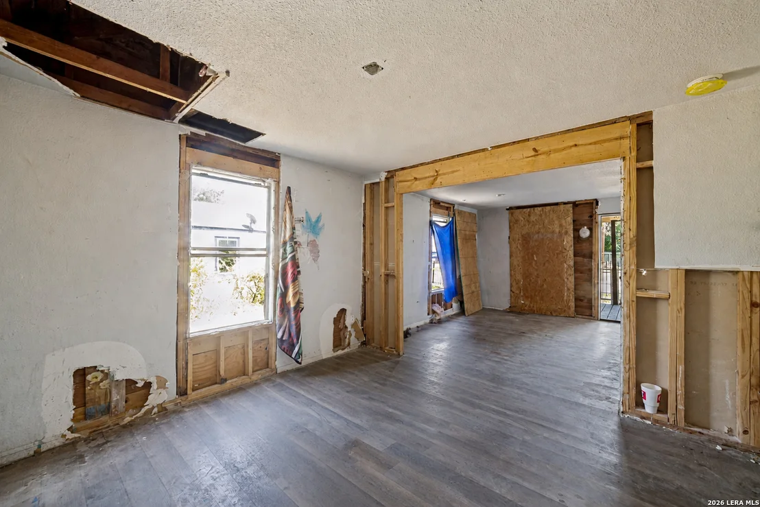 Photo of 811 MCCAULEY BLVD